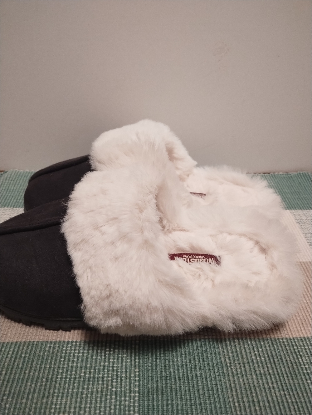 Women’s Faux Fur Lined Slip-On Slippers - White & Brown